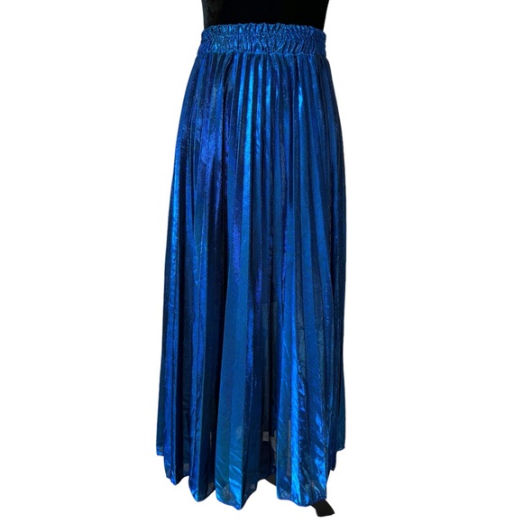 The SAVONNA Metallic Full Skirt - Picture 9 of 11